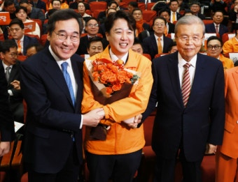 개혁신당 공식 출범…초대 당대표에 이준석 선출