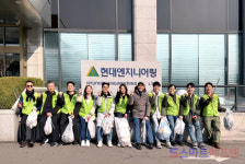 현대엔지니어링, 배우 김석훈과 북촌 일대 쓰레기 수거