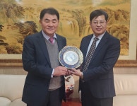 성대영 대아의료재단 이사장, 중국대사관 감사패 수상…인도적 의료 공로 인정