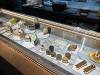 빵 냄새는 달콤하지만, 만드는 사람들의 현실은 쓰다