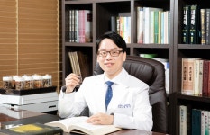 더의선한의원 Covid19 한의치료 포스터 선봬