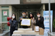 시크릿성형외과의원, 역삼노인복지센터에 후원물품 전달