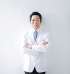 넓어진 모공과 잔주름? 복합적인 개선 필요.