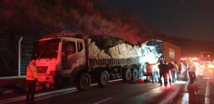 [속보] 구미 선산휴게소 인근서 트레일러·화물차 쾅 1명 사망