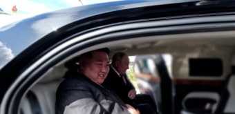 푸틴, 김정은에 러시아산 승용차 선물…