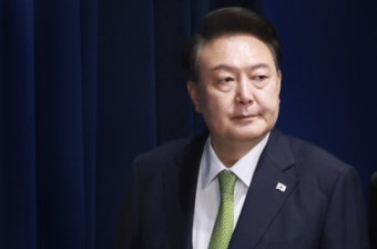 윤대통령 공수처 체포·수색영장 발부...경호처와 물리적 충돌 가능성도