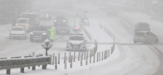 설 연휴 제주도 폭설… 중산간 도로 통제