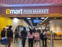 [르포] 식료품 비중만 95%…정용진의 본업 강조한 푸드마켓 고덕점 가보니