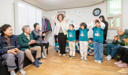 박희영 용산구청장, 어버이날 맞아 경로당 행사 참석