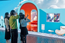 눈치 있는 가전들이 만드는 미래 AI 공간을 엿보다...LG전자, 금성전파사 캠퍼스아트센터서 공감지능 AI 전시