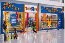 Toys R Us Announces Opening of Store in Biggest Mall in US As It Makes Its Comeback
