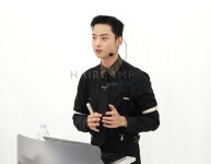 아티스타 혁 총괄이사, 온라인 미용 교육 플랫폼 헤어캠프에서 라이브 교육 진행