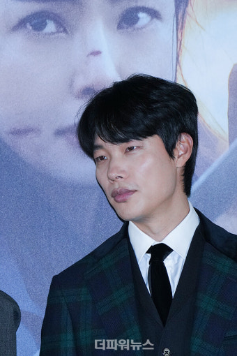 류준열, 눈빛으로 말해요