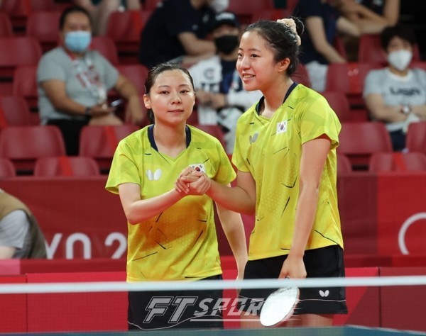 신유빈, 전지희 꺾고 WTT 싱가포르 32강 진출!