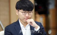 육체전보다 더 치열한 두뇌싸움 바둑 국내랭킹 1위 신진서 中 랭킹 1위와 대결