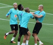 한국에서와는 전혀 다른 브라질 축구 대표팀 일본 일정, 멱살잡이까지?