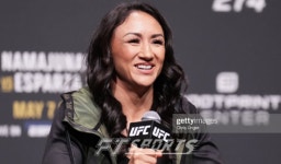 UFC 스트로급 챔피언 칼라 에스파르자 부상 회복 후 2022년 말 옥타곤으로 돌아온다
