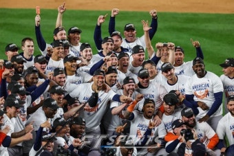 휴스턴, MLB 월드시리즈 필라델피아 5차전 제압 ··· 창단 두번째 우승까지 1승