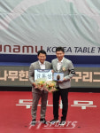 [현장포토] 2023 두나무 한국프로탁구리그 시상식 남자 코리아리그 감독상 이철승 (1)
