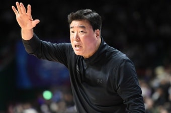 프로농구 삼성 은희석 감독, 성적 부진으로 자진사퇴 ··· 김효범 감독대행 체제