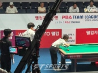 [FT포토] 프로당구 웰컴저축은행 PBA 팀리그 1라운드 우리금융캐피탈 강민구 VS 김민영 (2)