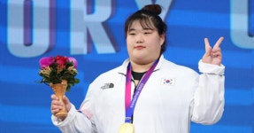 한국 역도 간판 박혜정, '2년 연속' 최우수선수 수상…