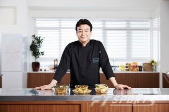 백종원, 잇단 논란에 입건까지…더본코리아 신뢰 위기