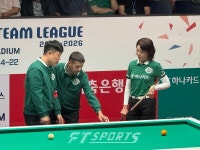 [FT포토] 프로당구 웰컴저축은행 PBA 팀리그 2025-2026 3라운드 하나카드 김가영 2세트
