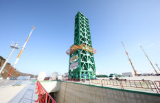 누리호의 탯줄 제2발사대…지상 45m 높이 우주클럽 데뷔 무대