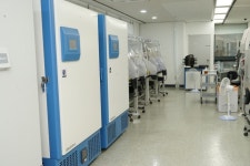 한국 첫 대변 은행 가보니…미생물로 병 고쳐요