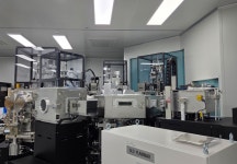 [르포] 1년이면 대형위성에 공급…초경량·초저가 우주용 태양전지 제조시설 가보니