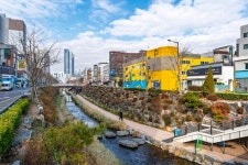 한국만화영상진흥원, 부천 시민의 강 공영주차장 만화 벽화 교체