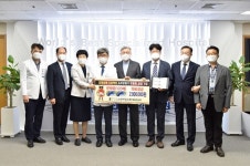 이대비뇨기병원 개원 기념식 성료 外