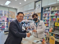 박영달 후보 전문의약품 재분류로 약국 OTC 시장 키울 것 外