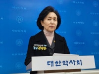 권영희, 무자격자 의약품 판매 논란에 공작 의혹 맞불