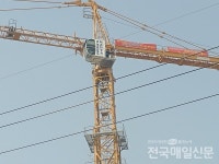 [현장포커스] 여주역세권 아파트현장 타워크레인 점거농성 일단락