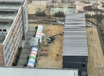 모듈러 교실이 비좁은 운동장 잠식 시끌  
