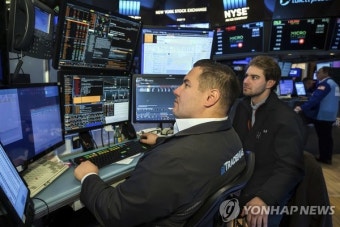 [속보]뉴욕 증시, GDP 성장률 부진 소식에도 나스닥 다우 지수 상승세