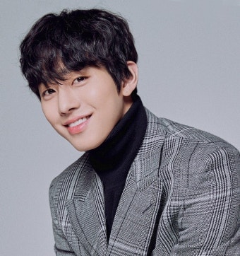 배우 안효섭, '더 프레젠트 컴퍼니'에서 새 출발!