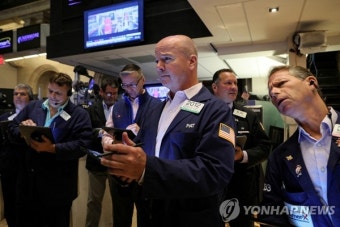 [미국 뉴욕증시]다우·나스닥 하락...연준 긴축 강화 우려