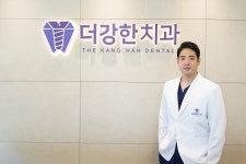 [전문의 칼럼] 노년층 또는 잇몸뼈가 약할 땐 임플란트 수술 신중해야