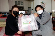 은평구, 독거 어르신 1740가구에 방한용품 지원