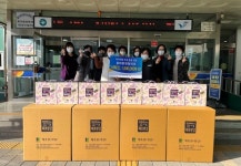 [전매포토] 올바른정형외과의원, 연말연시 후원 물품 전달