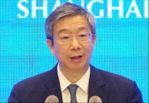 중국 인민은행 총재에 이강 깜짝 유임