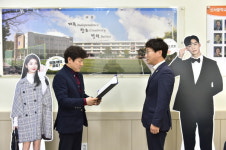 유영주 양천구의원, 쾌적한 신서중학교 감사장