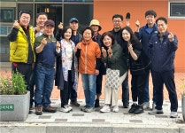 [전매포토] 춘천시 석사동 주민자치회, 시민 꽃정원 꽃묘 식재
