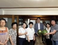 성북구 동선동 주민자치위, 경로당에 6곳에 수박 전달