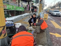 강북구의회 최치효 의장, 번동초·오현초교 LED 바닥신호등 설치현장 점검