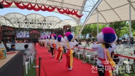 [전매포토] 곡성풍물단, 농악 통한 봉사 활동