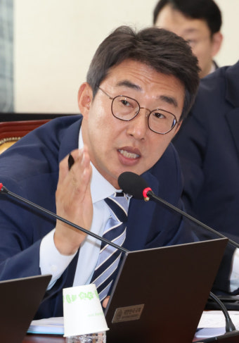 민주, 방통위원장 탄핵안 당론 채택…
